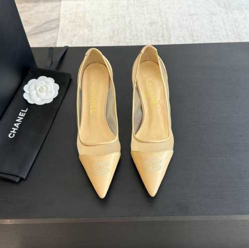 Chanel 24Ss 春夏新款 珍珠手工坊系列 真丝秋鞋 小尖头 可爱指数十颗星 精致珍珠装饰鞋面 深肉粉色 脚感超舒服 面料：进口绵羊皮 意大利真皮大底 S