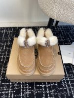 代购级短筒 中筒 Ugg.皮毛一体雪地靴 看多了经典款 需要一些点缀 今年特别爱毛线编织 成为寒冬流行穿搭的主流趋势 漫长的冬日还有什么比舒适度保暖更渴求呢 S