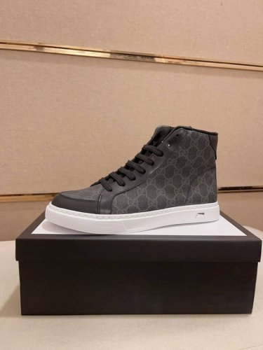 工厂价 高品质新款 高帮gucci 古奇 专柜同步上市， 新款男鞋、面料精选进口牛皮，内里:羊皮内里。高端气垫开模防滑橡胶大底，精美线条、简约大气，上脚舒服上挡