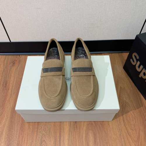 Brunell* Cucinell* 乐福鞋。经典灵感定义了这款鞋的现代优雅风格。鞋面牛反绒，羊皮内里及垫脚。原版开模五金，定制大底。 码数：35-41 40、