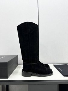 顶级版本 工艺作品，可换上下码，不换款 香家新款骑士马丁长靴，复古女人味 上脚超显气场！ 整只靴面小牛皮 内里羊皮 意大利真皮大底 码数35-39 34、40、