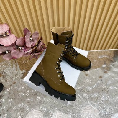 2024 专柜同步秋冬新款 Celine｜赛琳24秋冬新品厚底踢不烂马丁靴！ 上脚超级帅气超级酷！秀气又不失帅气。配牛仔裤绝绝子绝对是今年秋冬必火的一款单品！