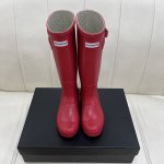 Hunter2024春夏新款通勤高筒长雨靴 Ins潮品亮光惠灵顿时尚女靴 始于1856年 英国皇室御用品牌 让你雨天也可酷酷出行 经典的英伦设计能够更好的修饰你