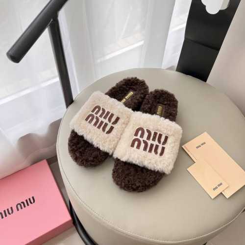 出厂： Miumiu 2025顶级专柜 早春新款 官网上新 独家首发 Miiu 25Ss-字母羊毛拖 Miu毛拖 Miu鞋控 鞋控 Ins穿搭时尚 小红书推荐