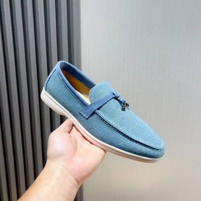 工厂价 Loro Piana 情侣款-新款莫卡辛鞋 采用防泼水处理绒布鞋面，搭配橡胶鞋底，经典之作 繁复的匠艺工序、精心考究的结构，令鞋款轻盈而柔软，让您行走舒