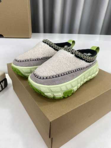 Ugg 24Ss秋冬新品 专柜最新爆款 轮胎底运动羊毛系列 上脚超可爱，塔斯曼轮胎底鞋各种搭配 休闲风 超酷风 甜美，混搭风格 厚底元素不变增加超级聚光的轮胎底