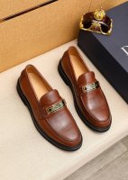 商品商标：Dior 迪奥 休闲皮鞋正码码数: 39-44 38.45订做 商品材料：精选 意大利进口头层小牛皮鞋面+经典五金扣，进口水染牛皮内里。强烈立体视觉效