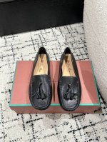 顶级版本 代购级 Loro Piana Lp 70 新款 流苏 豆豆鞋 一脚蹬乐福鞋 这款全新 Loro Piana 莫卡辛鞋采用经防水处理的柔软绒面革制成，饰