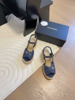 Chanel 25C秀款厚底防水台凉鞋鞋面羊京，防水台4cm，后跟12cm！上脚后很稳！穿上立马两米八内里垫脚羊皮，原版大底。Size:35-39 40定做