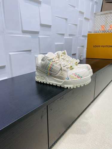 顶级版本： 佛货LV驴牌L家最新走秀款 胖墩墩 胖嘟嘟 Trainer 面包鞋 滑板鞋 休闲 情侣款 运动鞋 DIY串珠Louis vuitton 路易威登20