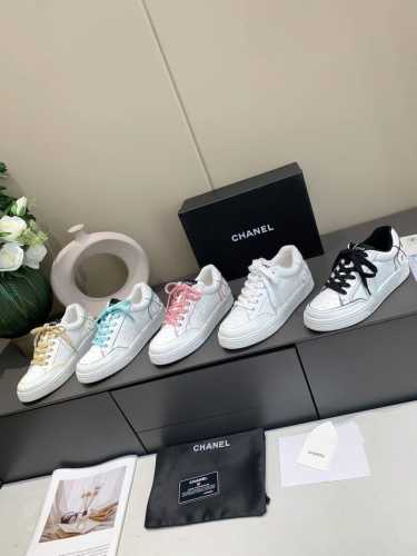 代购品质：专柜又一超级大爆款、专柜卖断货！ 热卖单品，网红博主小姐姐们的挚爱，看到这期总能唤起少女内心对时髦的诉求，上脚超级爱了，不论从型体、舒适度、用料、做工