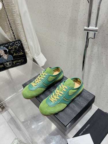 Dries Van Noten Dvn 复古德训鞋 Dries Van Noten 2024春夏系列 设计师通过改造、扭曲和颠覆经典元素，打造出实用而富有设计感