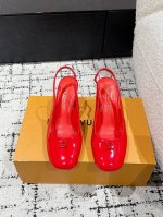 Louis Vuitton 25 Swing最新 粗跟玛丽珍涼鞋 简约精致，高级感满满，尽显优雅气质～ 上脚超好看，拉满了夏日美鞋绝绝子啊 鞋面：进口牛皮 漆皮
