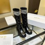 Dior拼色 秋冬新款靴子 高筒 元 Dior 迪奥 Cd 23Ss秋冬最新高定海报款电绣拼色字母logo圆头中筒女靴 那尔那茜同款低跟一脚蹬骑士军靴 原版开发