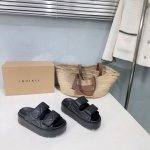 高品质出厂310！小众潮牌Inuikii25春夏新款松糕厚底休闲魔术贴拖鞋系列！ 这系列颜值简直逆天了！每一处细节都彰显着高级与时尚。 材质方面更是没得说，采用
