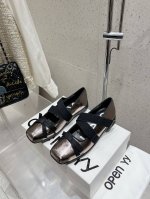 顶级版 Open YY 24ss 秋冬新款 韩国 复古 芭蕾鞋可以diy出任何你想要的风格，去搭配同款风格的鞋子！材质：进口牛皮 内里：羊里 大底：纯天然橡胶大