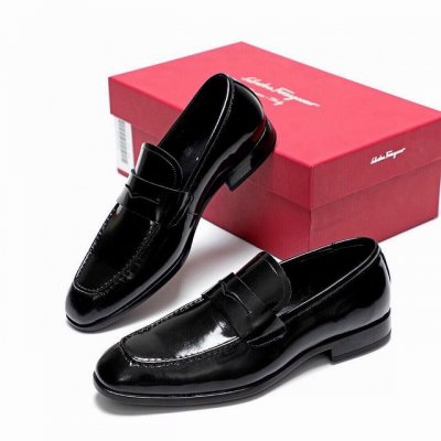 商品商标：Ferragamo 菲拉格慕 休闲皮鞋正码码数: 38-44 45订的制商品材料：精选 进口头层开边珠牛皮鞋面，进口水染牛皮内里 强烈立体视觉效果，橡