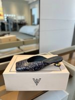 工厂P价P 正品原版开发 支持专柜验货Vanda Novak小众品牌2025Ss新品爆款女士矮跟半托鞋。Vn新款酒杯矮跟抢手大爆款，Ins&小红书巨多网红明星上