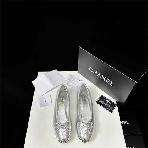 橙子出厂价 CHANEL 香奈儿春夏新款 蝴蝶结拼色芭蕾舞鞋 圆头浅口平底单鞋小香最经典的鞋子，基础单鞋样式，鞋型修长秀气，小巧的圆形鞋头，顶端一枚系绳蝴蝶结点
