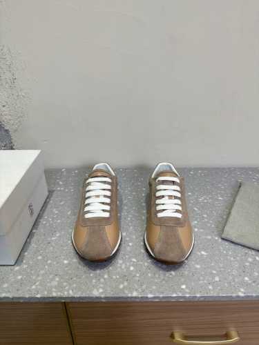 Brunello Cucinelli 25ss早春新款 系带系列 休闲鞋 极简主义风格，纯手工串联珠链配饰！复古又高级！简约又大气，属于非常耐看的款式！高级百搭