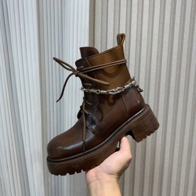 小香 本季秋冬季必备单品！！ 香奈儿秋冬重工爆款 小红书力推款，怎么搭配都好看，时髦精必备，香奈儿女士钟爱简约又难以抗拒系搭配展现与众不同的穿搭风格、自由混搭闪