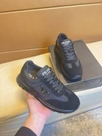 Prada 普拉达 -高端品质 原单 -鞋面：丝绸小牛皮、品牌帆布布匹、品牌金属扣件 -内里：网布，垫脚; 顶级牛皮 -大底：超轻tpu发泡; 成型大底 -超高