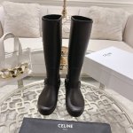 Celine 赛琳24Ss夏季网红明星爆款雨靴系列 入手一款本季颜值爆表雨靴，国内专柜个位数限量，不是vic完全是拿不到的，我真是太幸运了，真是大爱这雨靴，太喜