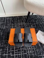 代购级 Hermes爱马仕lzmir系列 情侣款 老舅鞋 复古 二舅拖鞋 H拖 凉鞋 原版购入开发 做货 小牛皮和麂皮山羊皮凉鞋，经典“H”型鞋面 此鞋款是您衣