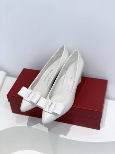 工厂价 顶级版本sf Salvatore Ferraga*O 菲拉*慕最新糖果色走秀款尖头浅口viva芭蕾舞鞋 颜值真的超高喔！今年的走秀款viva尖头搭配糖果