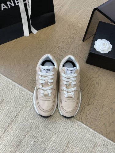 Chanel新款运动休闲鞋 百搭小白鞋 款式搭配不会出错 撞色搭配活力满满啊 侧面注塑logo 上脚很秀气 鞋面原版定制牛皮 原版大底 Size:35-40