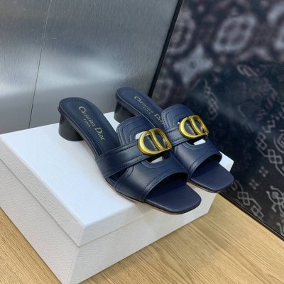 工厂价迪奥 Dior 早春新款女鞋 Cd字母金属logo平底镂空凉鞋，圆头粗跟果冻色拖鞋 市面顶级版本材质:鞋面进口进口小牛皮+水染羊皮内里+意大利真皮大底+原