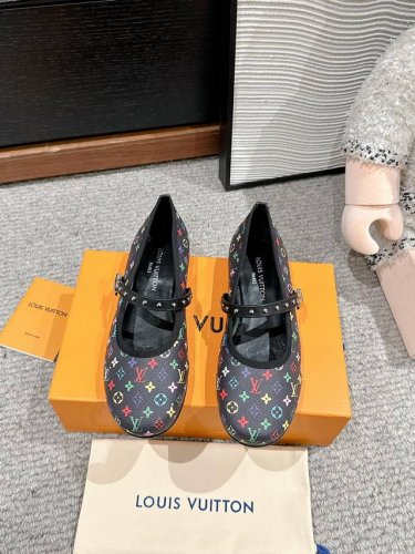 顶级品质 louis vuitton ss25 new arrival～LV路易威登25春夏系列玛丽珍新品简约精致，高级感满满，尽显优雅气质～上脚超好看，拉满了