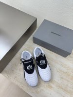 男20 情侣款 BALENCIAG 私家开模 白色 小牛皮 顶级版本 全部对版材料 世家paris sneakers灵感来源60年代硫化鞋.继续着demna式的