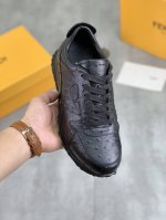 工厂价 实价 小怪兽 新款FENDI 芬迪 专柜新款 简约的走线效果，呈现出大气优雅且炫酷的驾车鞋 采用进口小牛皮+头层猪皮内里材质精良做工细致 脚感舒适广。搭