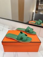 出厂价： Hermes爱马仕H家最经典永不过时高品质追求完美做工细节上脚舒适度材质面料：手掌纹牛皮材质内里：混种羊皮材质垫脚：混种羊皮材质大底：意大利真皮拉真皮