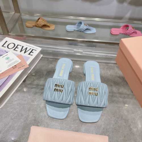 miumiu2024ss春夏新款平底小羊皮凉鞋拖鞋顶级版本 Zp开发 原版拆卸 对版菱格纹 秒杀市面普通版本，miumiu真的太少女啦！小羊皮超级软糯 舒适度超
