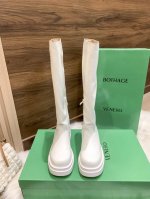 出厂： Bv 长靴火热上新啦全新版本系列产品、上脚舒服好穿、官网同步更新产品寒冷的冬天怎么少得了它、标准码数小矮跟系列、代理们最好卖的一款 标准码数：35-40