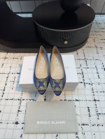 代购级别 市场唯一对版Manolo Blahnik 万年不败的经典款 重金购买三个原版购入 一系列四种跟高1:1复刻定制 做到零差距。试脚 调楦 定制一年有余，
