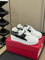 顶级版本valentino 24秋冬经典厚底 网面休闲运动鞋 2024Fw-鞋面特殊皮革雕刻设计，突显高定工艺，更加轻便透气 - 5Cm厚底鞋，增高效果明显 -