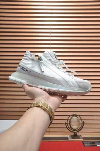 出厂价 GIVENCHY.纪梵希 专柜同步发售鞋面：意大利进口品牌logo印花布匹 尽显奢华，透气猪皮内里加上双层组合，脚感舒适，鞋底：原厂特供气垫大底，轻便，