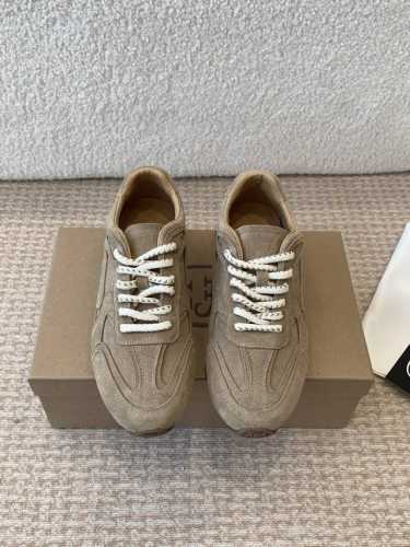 皮网 全皮ASH 25ss 春夏新款 意大利轻奢潮牌 德训鞋 小白鞋优质牛皮多彩鞋标透气孔设计坚韧明星同款休闲系列，简约设计的冲孔透气鞋身，搭配轻盈回弹增高鞋底