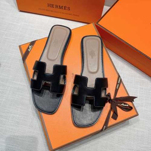 光面皮系列全新改版 Hermès 包装升级，版型做工材料升级。 Hermes市场最高版本纯手工鞋 顶级产品爱马仕拖鞋 经典之最，真正的手工鞋，连针线走线数量都和