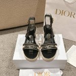 代购级别！迪奥 Dior 春夏走秀新款 iviera Dway 交叉带高跟女鞋 经典迪奥字母logo立体刺绣露趾凉鞋 明星同款粗跟圆头厚底鞋 市场顶级版本材质：