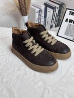 出厂价: 澳洲进口加厚羊毛 品牌：Ugg正品代购 尺码：38-44 等级： 官网1:1 材料： 头层真皮防水防冻鞋面 真毛内里 原版防滑 柔软 耐磨大底 款式类