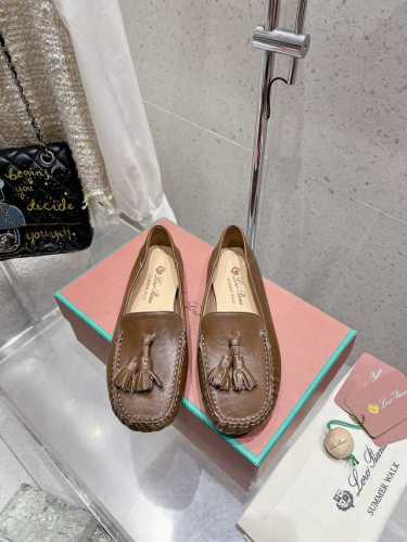 麂皮 小牛皮 Loro Piana* LP诺悠翩雅新款流苏豆豆鞋一脚蹬乐福鞋 简约时尚 脚感超级舒适 一天可以暴走两万步的鞋子 超级百搭款！鞋面采用独特针织面料