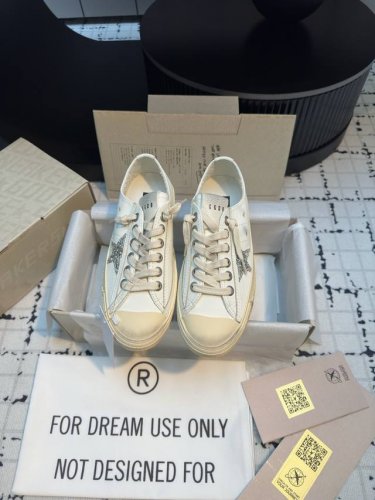 顶级版本 Ggdb~~Golden Goose Deluxe Bran D# 全网最好版本不服来比 # Ggdb Snerkers系列~~火红程度上怼小白鞋，下