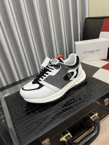 出厂价： Givench* 纪梵希 。全新giv 1男士厚底增高休闲运动鞋，鞋面高品质小牛皮拼接透气布面制成！上脚效果帅气有型，增高4Cm，提升气场，鞋身撞色拼