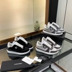 Chane* 香奈儿 24 早秋新款休闲鞋 运动鞋各大平台热卖单品~也是网红达人穿搭首选小香整个系列已全面升级 鞋面增加更多时尚元素 鞋面:牛皮+磨砂皮+原版羽