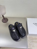 厚底乐福拖鞋 PRADA 厚底 设计 有格调 原版开模 舒适炸街 小牛皮材质 材质 金属logo 高级 工艺 引领前沿 内里 小羊皮 原版成型大底 码数：35