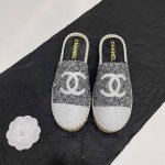 Chanel 香奈儿新款麻绳底缝亮片渔夫鞋半拖鞋。鞋面采用进布面加亮片，内里垫为丝绸羊皮，超柔软绵羊垫脚，原版注胶橡胶原色麻底。Size：35-40 34、41